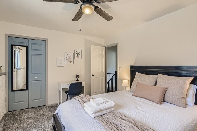 Building Photo - 520 Superior St