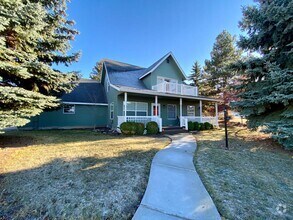 Building Photo - Beautiful 3 bed 2 bath - pets allowed! ***...