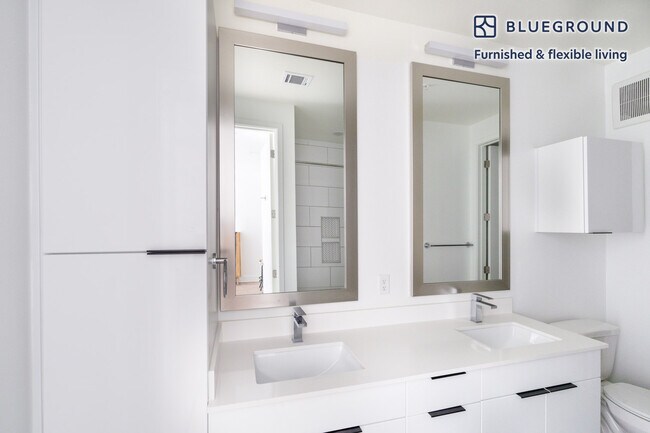 Building Photo - 1301 W Koenig Ln