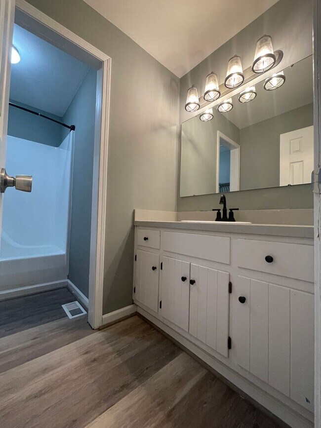 Building Photo - Lovely Single Family Ranch Home in Edgefield