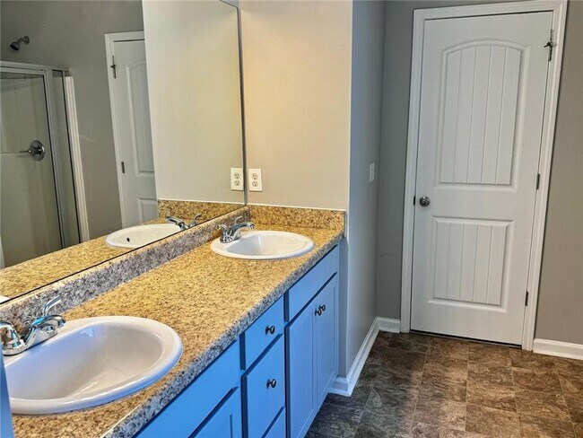 Building Photo - 2230 Village Trail Ct