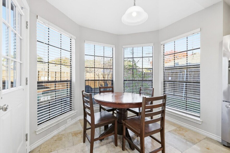 Building Photo - 3533 Arbuckle Dr