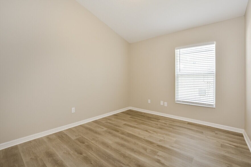 Building Photo - 813 Rogers Ct
