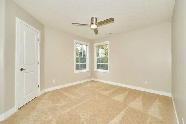 Building Photo - Beautiful 5 Bedroom With Finished Basement in Fishers