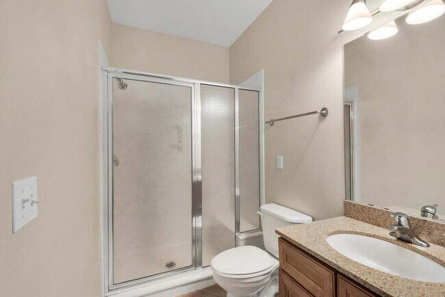 Building Photo - "Spacious 2-Bed Townhouse in Fort Walton Beach"