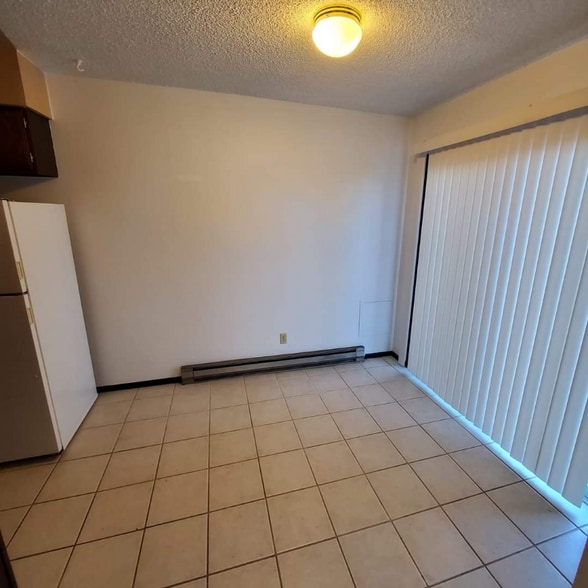 Building Photo - 1224 E 3rd St