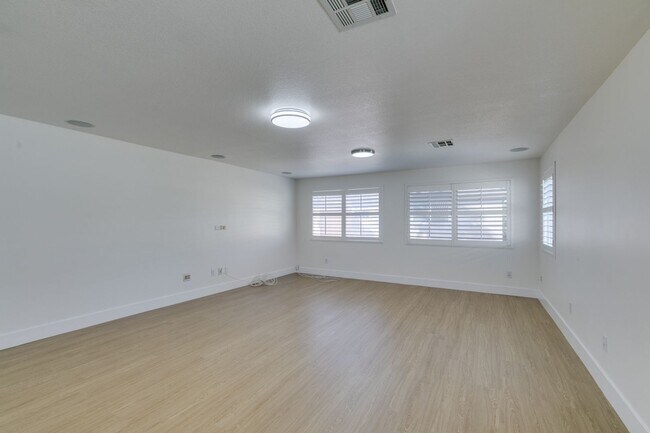 Building Photo - Fabulous Southern Highlands Property