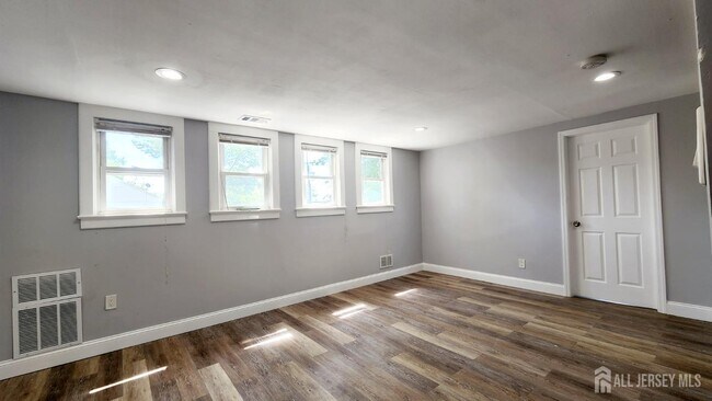 Building Photo - 111 Demorest Ave