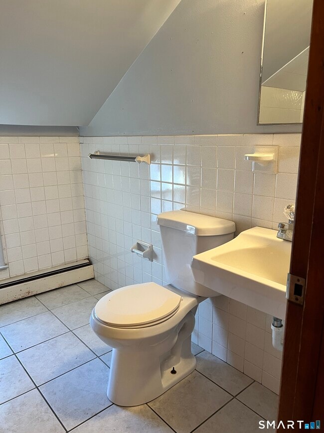 Building Photo - 40 Lanesville Rd