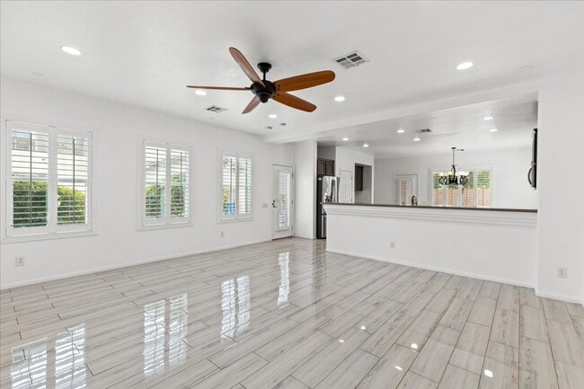 Building Photo - Coming Soon: 3 Bd, 3 Bth, Entertainer's Ki...