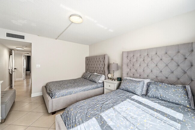 Building Photo - 777 S Federal Hwy