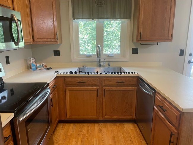 Building Photo - Fully Renovated Condo For Rent in Burrillv...