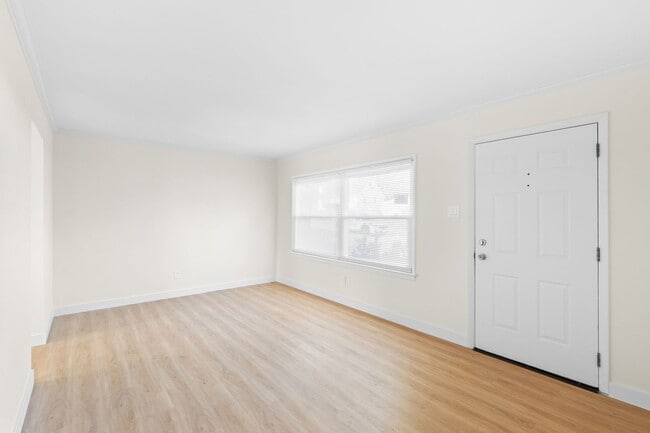 Building Photo - Charming Home with Great Layout in Sought-After Ballwin Neighborhood