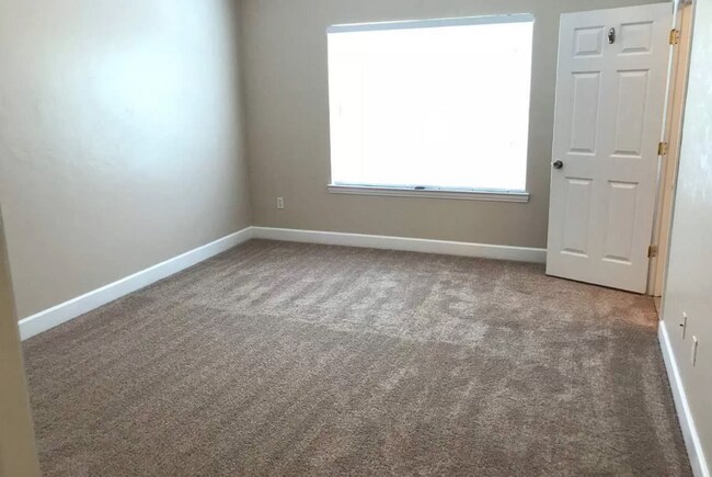 Master Bed - 237 SE 16th Ave