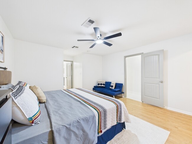 Building Photo - 7836 Bateman Ln