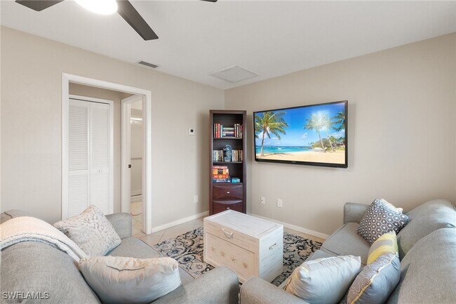 Building Photo - 3830 SE 12th Ave