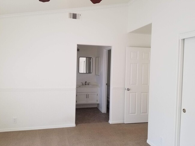 Building Photo - Condo - Two Story Islay Point Villas
