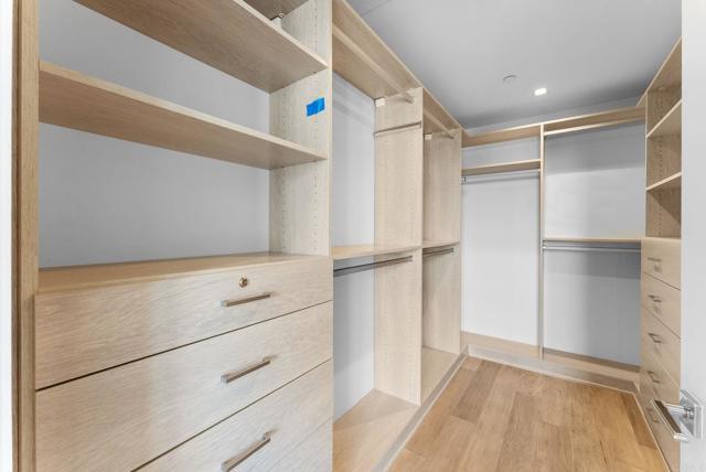 Building Photo - 2604 Fifth Ave