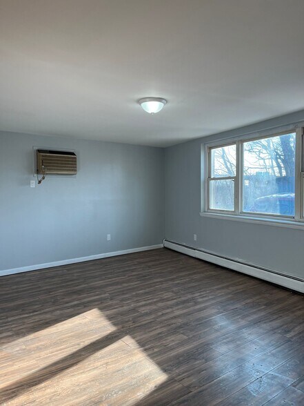 Building Photo - 180 Princeton Ave