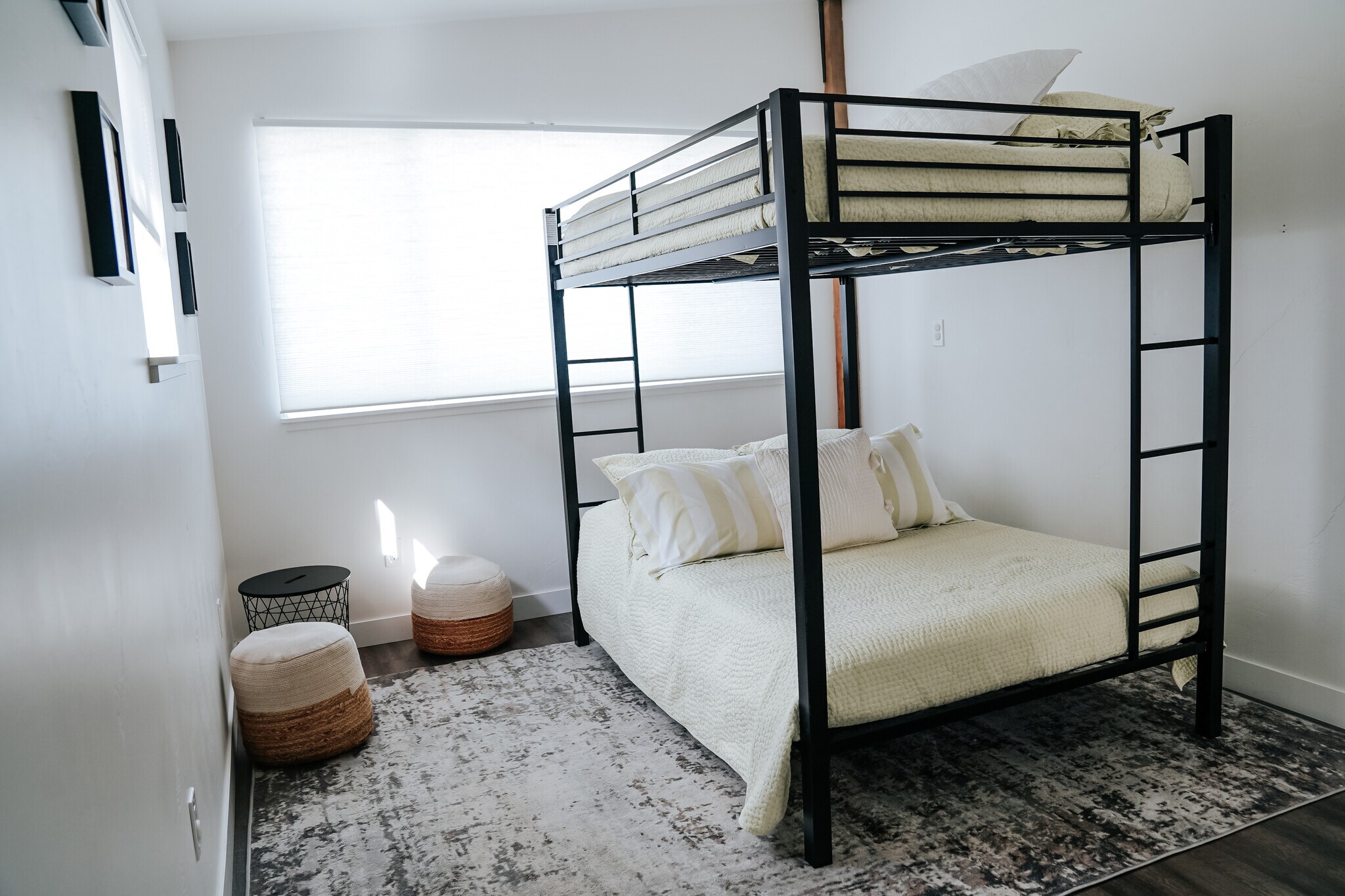 full over full bunk room - 525 8th Ave W