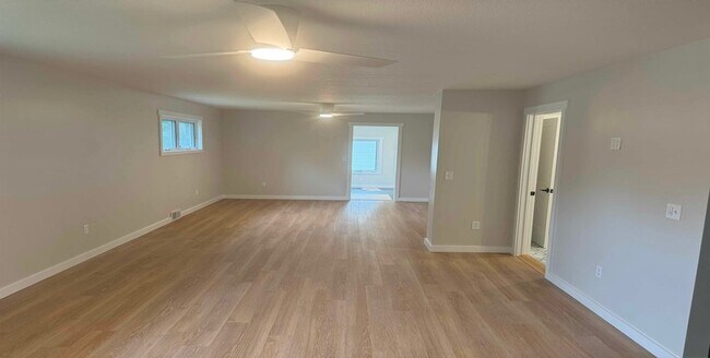 Building Photo - 40 Deep Lake Rd
