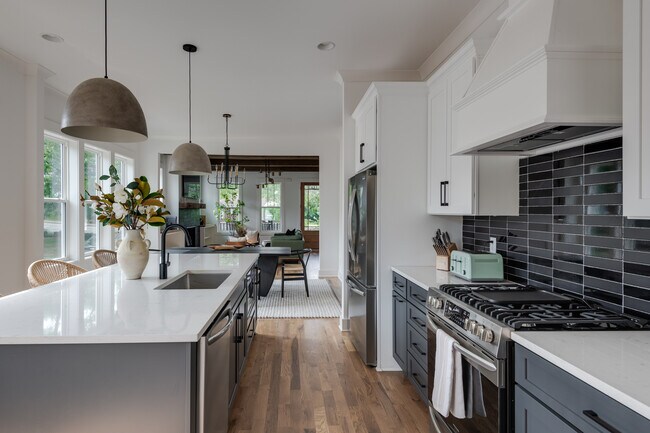 Building Photo - Cahal Ave Unit B