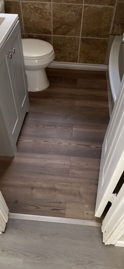 Building Photo - 4 Bedroom, 2 Bathroom Home w/ Bonus Room