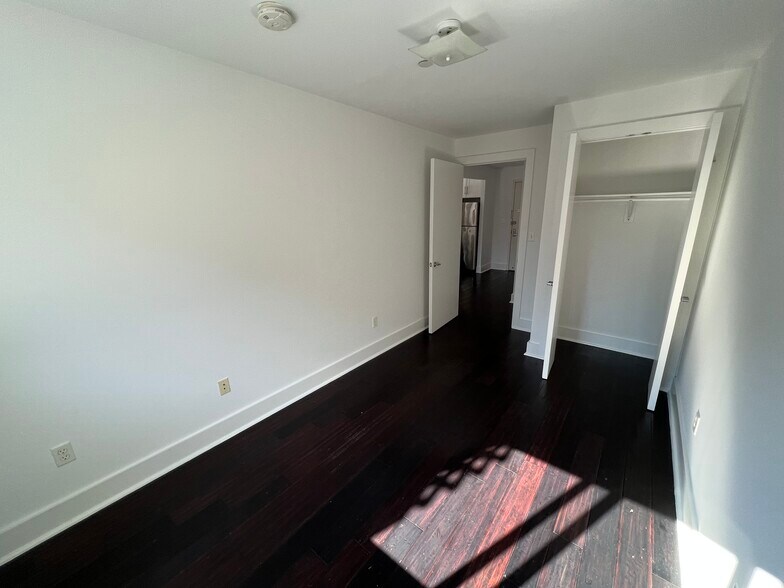 Building Photo - 6515 Booth St