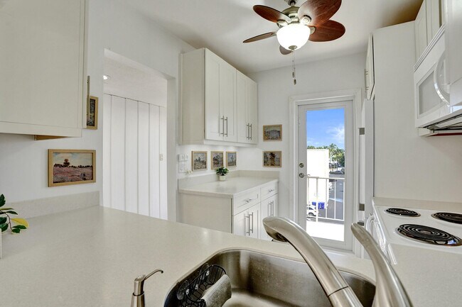 Building Photo - 1481 S Ocean Blvd