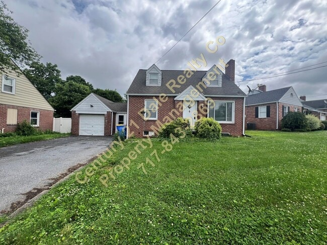 Primary Photo - 3 BR 1 Bath Home in Central York School Di...
