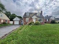 Building Photo - 3 BR 1 Bath Home in Central York School Di...
