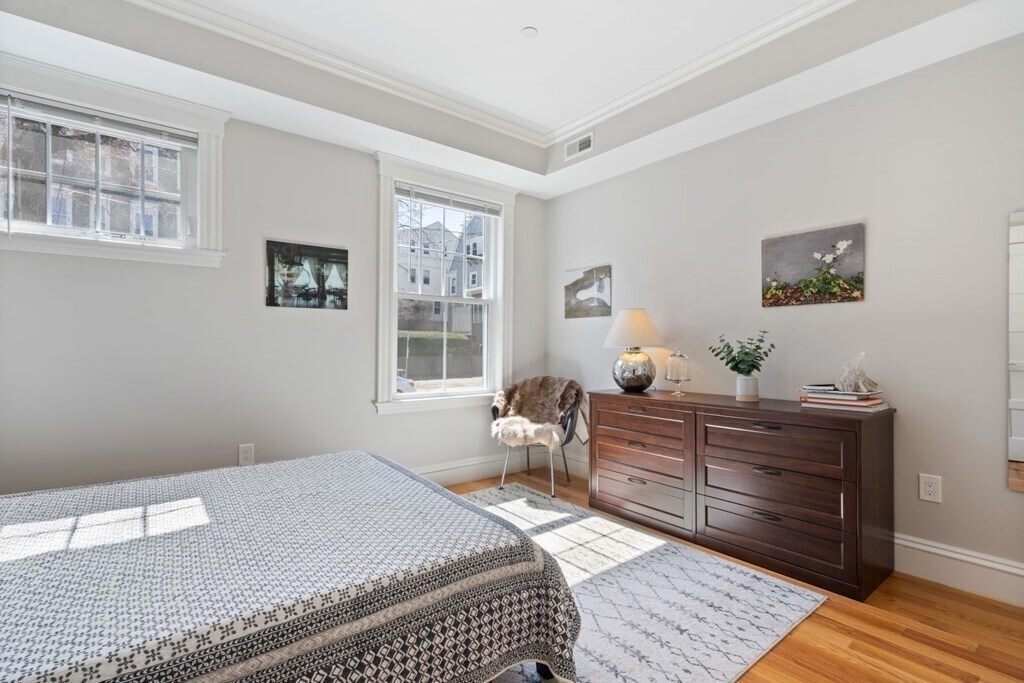 Building Photo - 35 Upland Rd