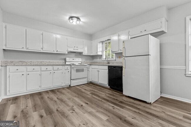 Building Photo - 1834 Dogwood Ct SW
