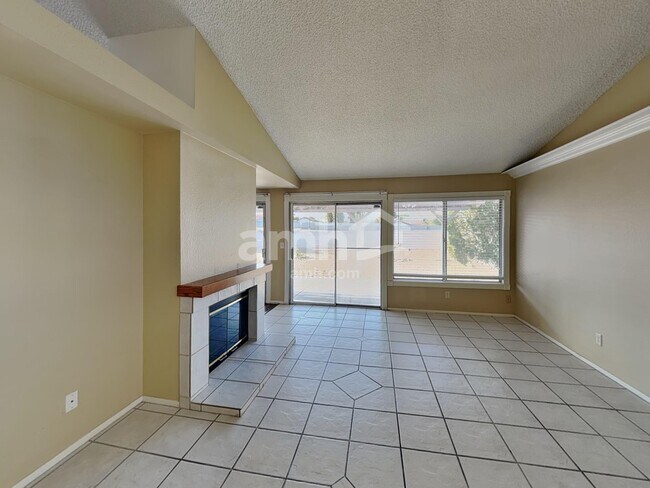 Building Photo - 379 Bradford Dr