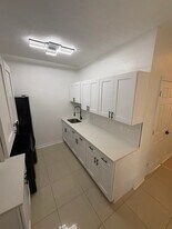 Building Photo - 3460 4th Ave S