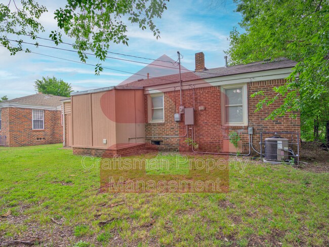 Building Photo - 1105 Bellevidere Dr