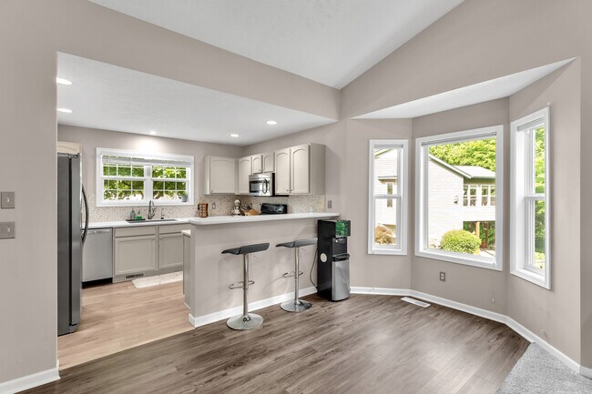 Building Photo - 6690 Green Valley Ct SE