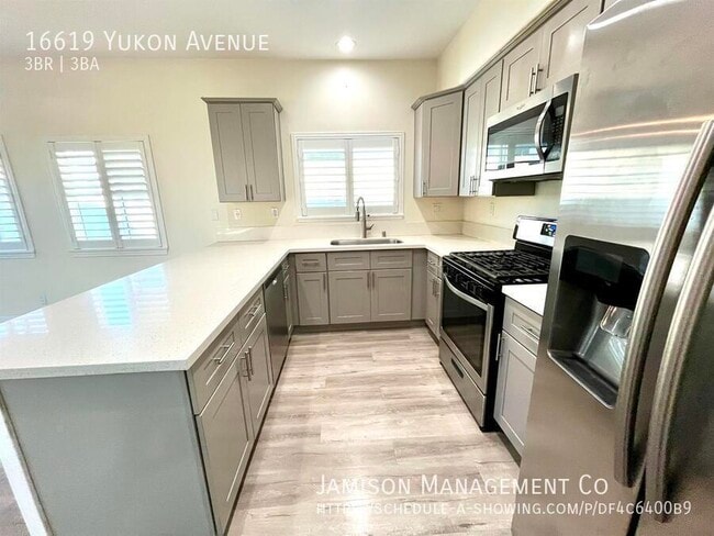 Building Photo - 16619 Yukon Ave