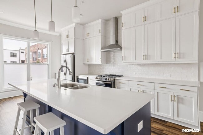 Building Photo - Stunning 4BR Townhome in Alpharetta