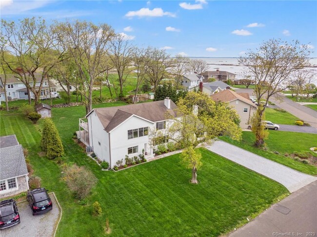 Primary Photo - 80 Soundview Dr