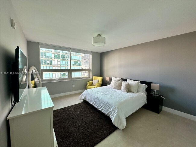 Building Photo - 3250 NE 1st Ave