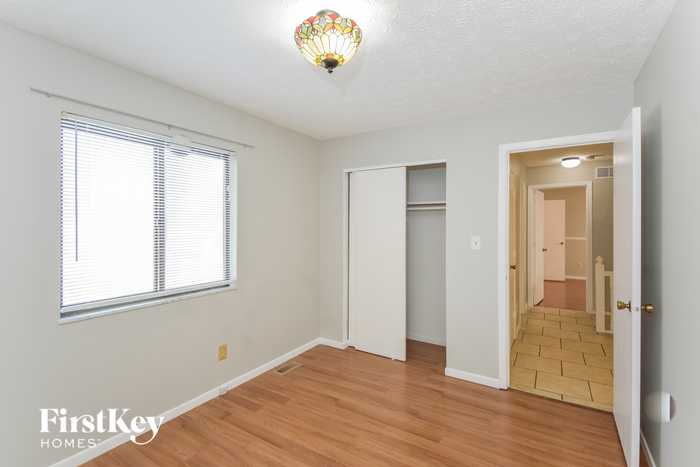 Building Photo - 4320 W 79th St
