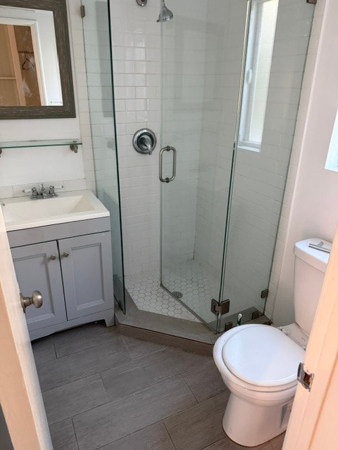 Private bathroom for larger bedroom - 11 20th Ave