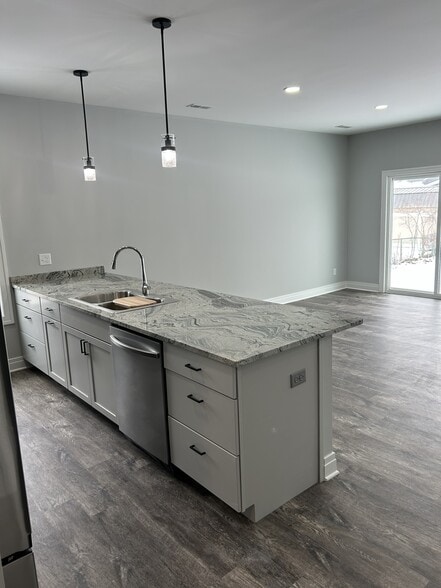 Building Photo - 4256 Greenfield Pkwy