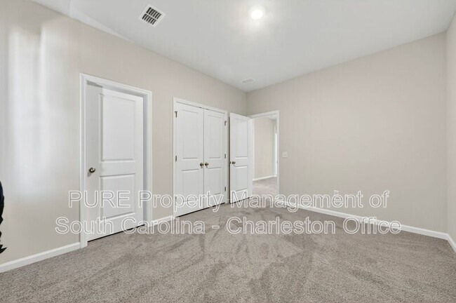 Building Photo - 102 Winding Grv Ln