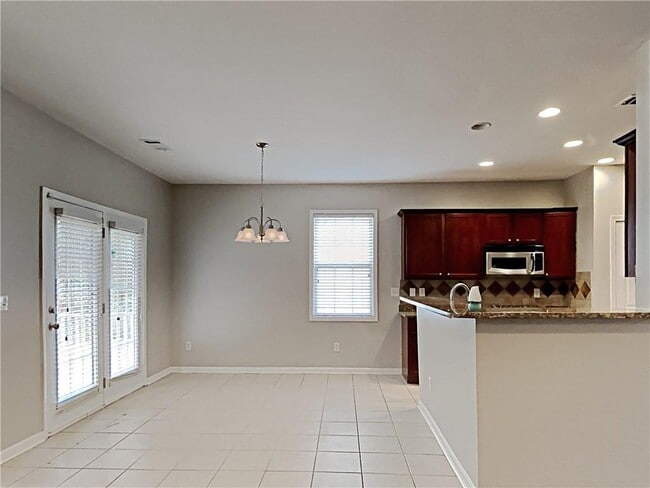 Building Photo - 2184 Longmont Dr