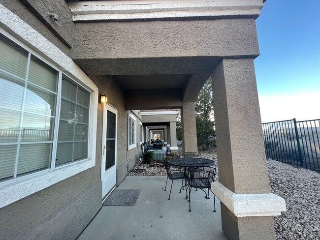 Building Photo - Great Sparks Townhouse!