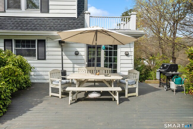 Building Photo - 13 Birch St