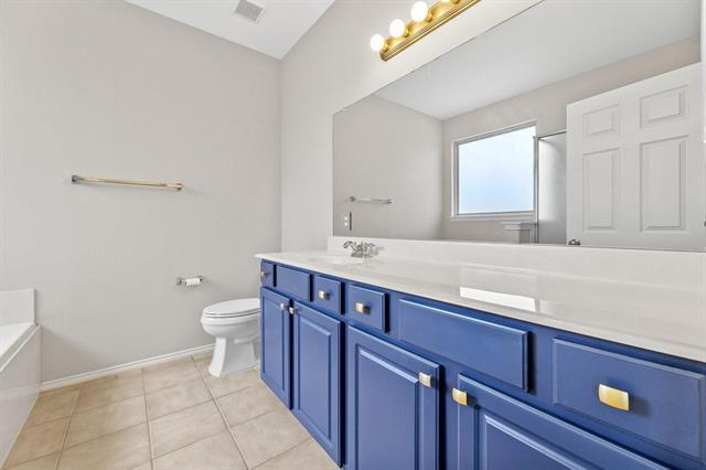 Building Photo - 5812 Pebble Ridge Dr