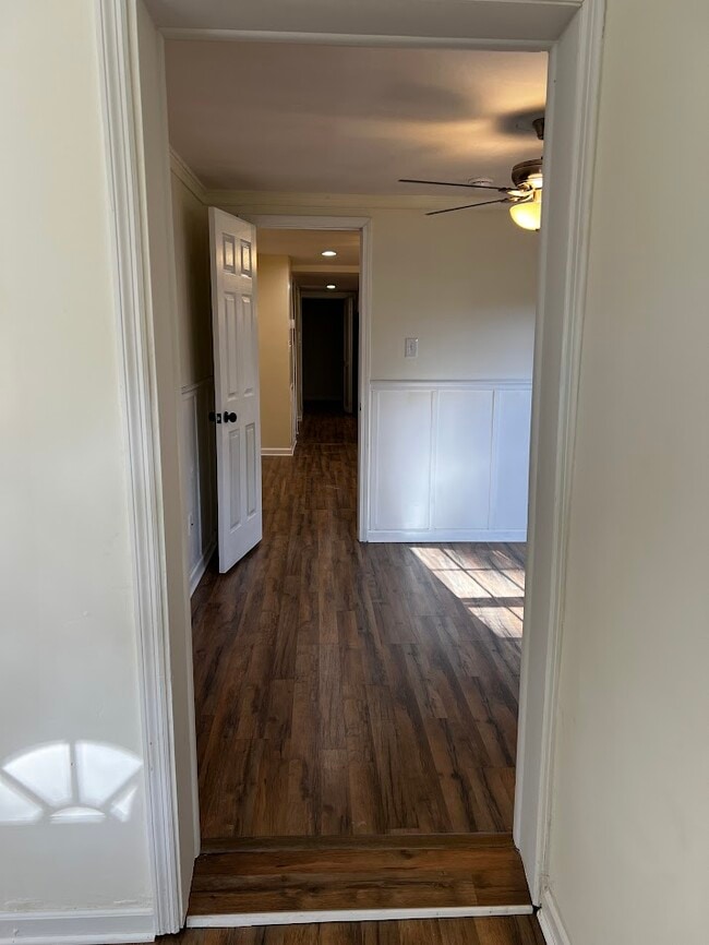 Building Photo - 215 S Skinner Ave